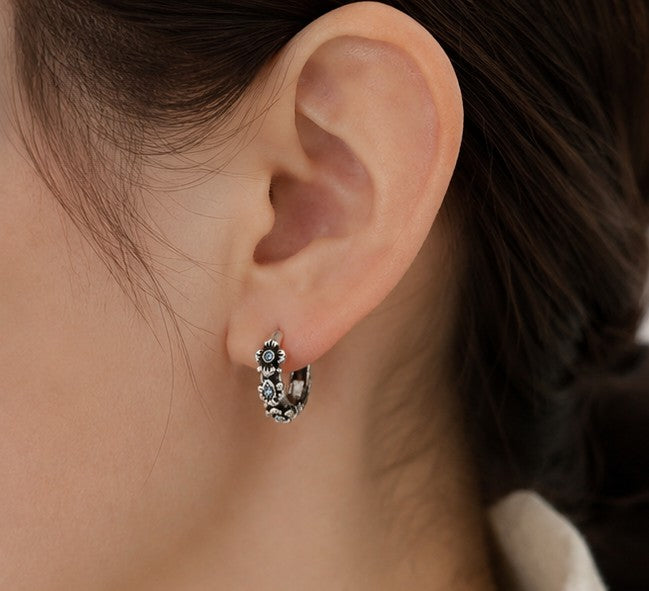 Lumina Pietra Retro Flower Huggie Earrings | 925 Sterling Silver, Vintage Style